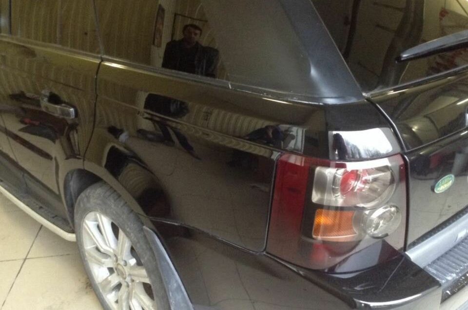 Заднее крыло Range Rover Sport после покраски